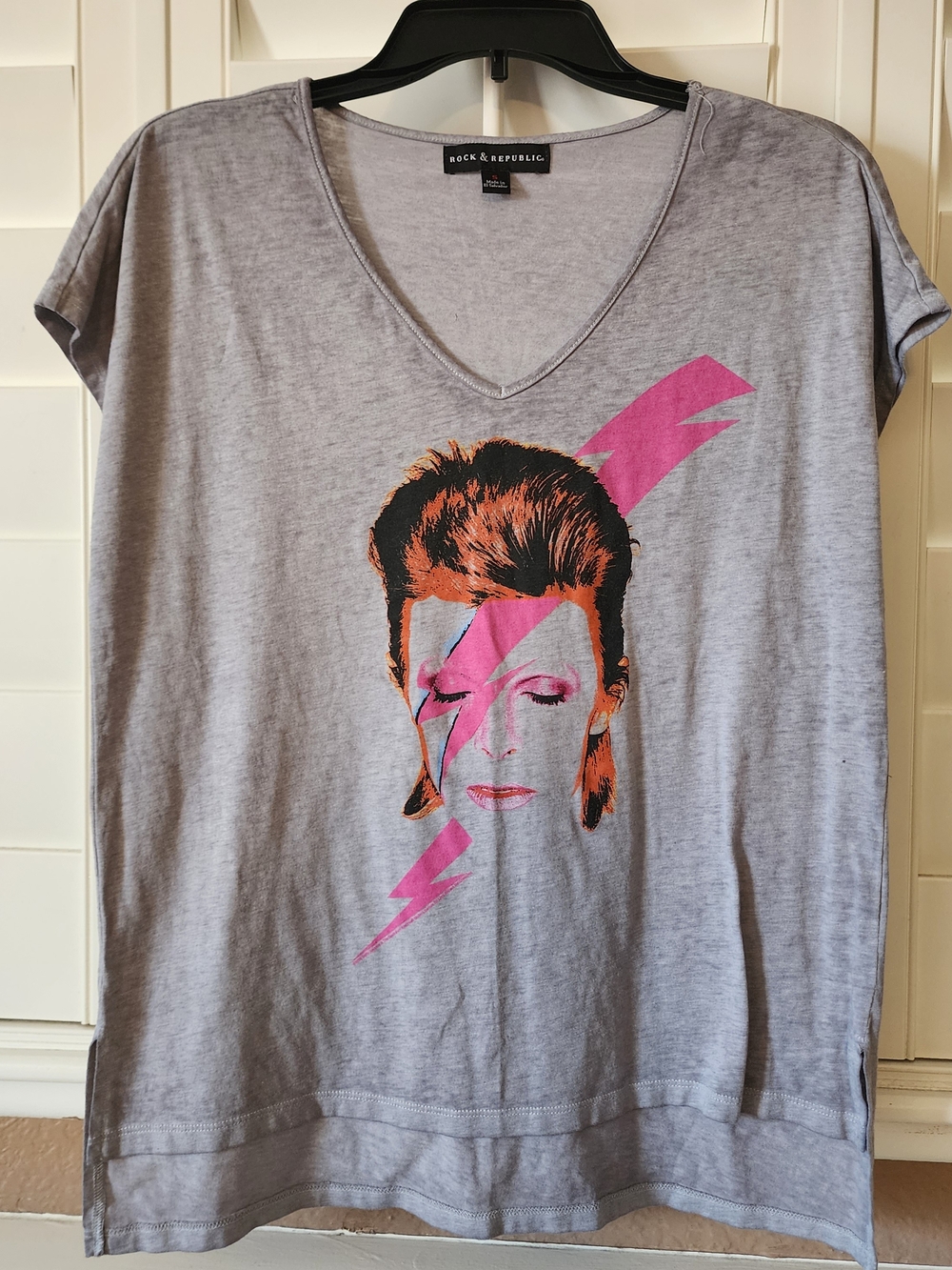 Rock & Republic Women's David Bowie Graphic T-shirt With Hi Low Hem Size S